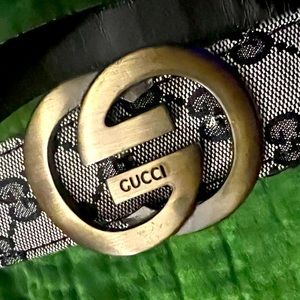 Vintage Belt, good used condition! Double “G” Logo Buckle & design on fabric! ❣️